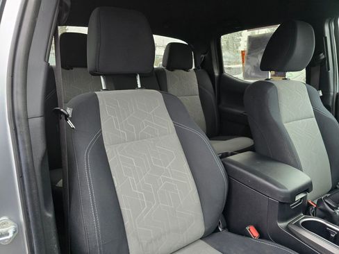 Used 2022 Toyota Tacoma SR5 image 11