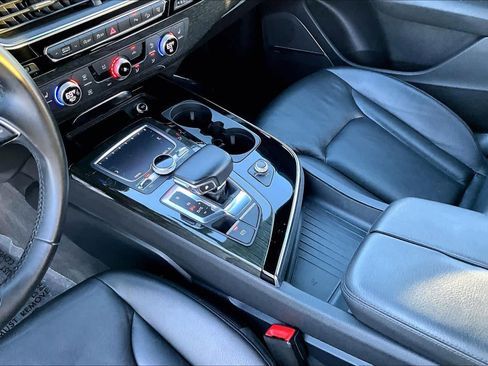 Used 2017 Audi Q7 3.0T Premium Plus image 16