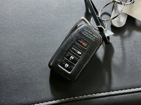 Used 2022 Lexus RX 350 F Sport w/ Accessory Package AWD/4WD image 40