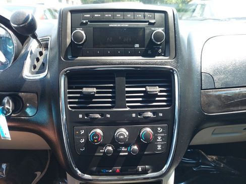 Used 2012 Dodge Grand Caravan SE FWD image 13