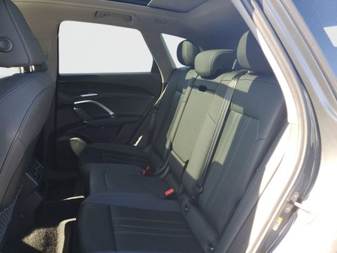 Used 2025 Audi Q5 Premium w/ Convenience Package AWD/4WD image 14
