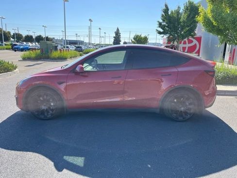 Used 2023 Tesla Model Y Long Range AWD/4WD image 8