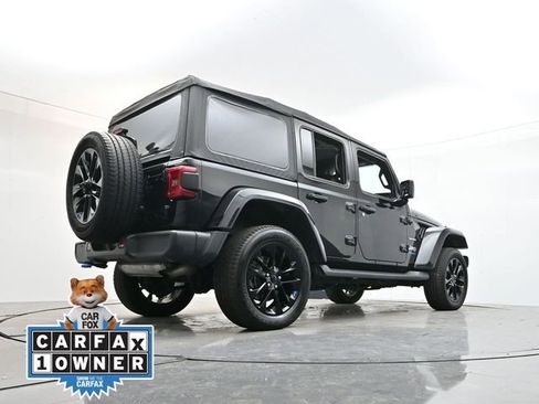 Used 2022 Jeep Wrangler Unlimited Sahara w/ Cold Weather Group image 35