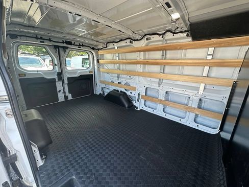 Used 2025 Ford Transit 250 Low Roof w/ Exterior Upgrade Package RWD image 4