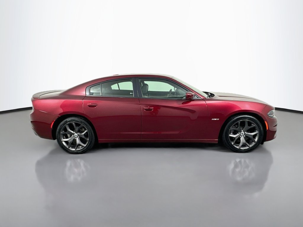 Used 2018 Dodge Charger R/T w/ Premium Group RWD image 4