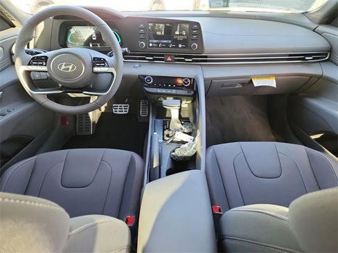New 2025 Hyundai Elantra Sport image 8