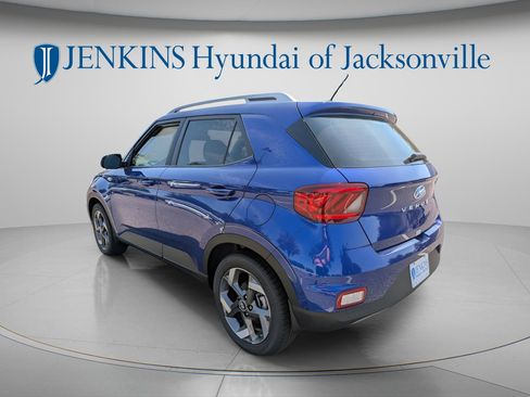 New 2025 Hyundai Venue SEL FWD image 5