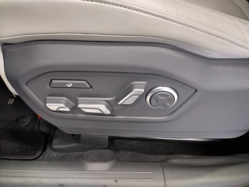 Certified 2025 Hyundai Santa Fe Calligraphy AWD/4WD image 29