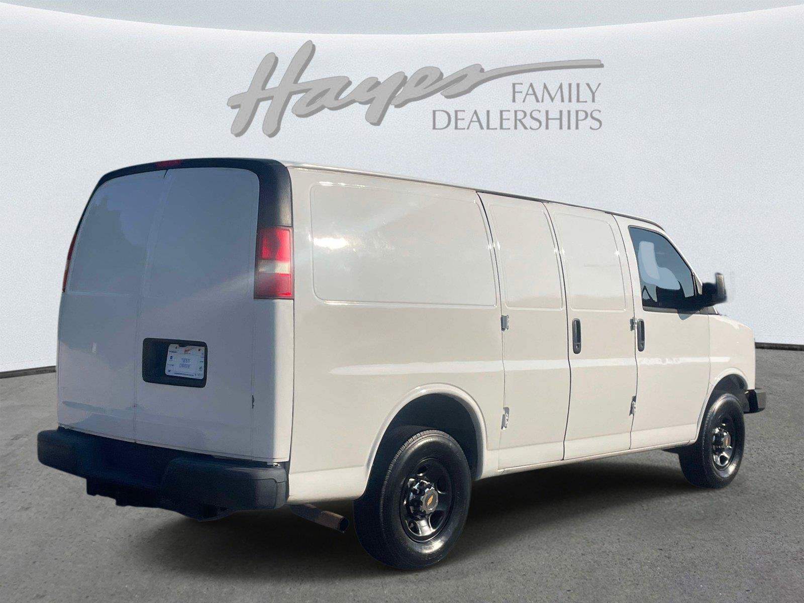 Used 2015 Chevrolet Express 2500 RWD image 3
