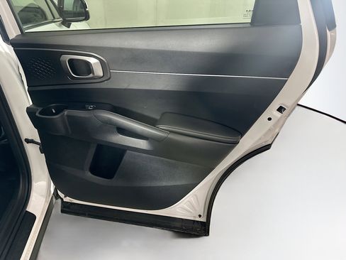Used 2024 Kia Sorento S image 31