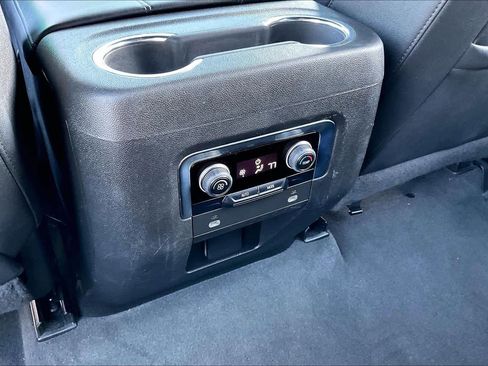 Used 2023 Chevrolet Suburban LT image 34