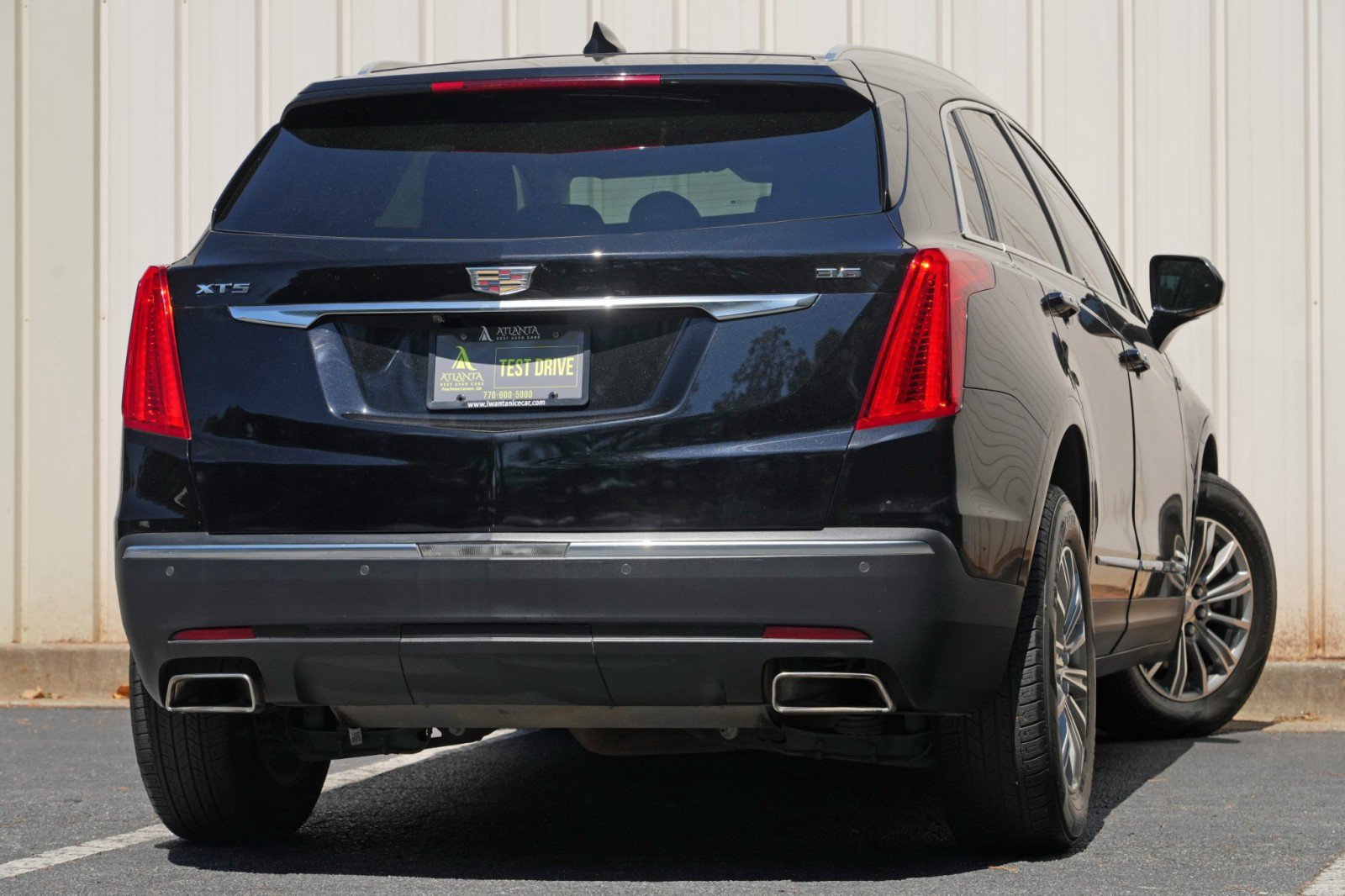 Used 2017 Cadillac XT5 Luxury w/ Driver Awareness Package FWD image 4
