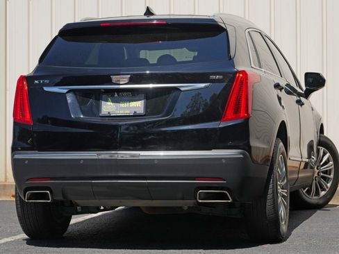 Used 2017 Cadillac XT5 Luxury w/ Driver Awareness Package FWD image 4