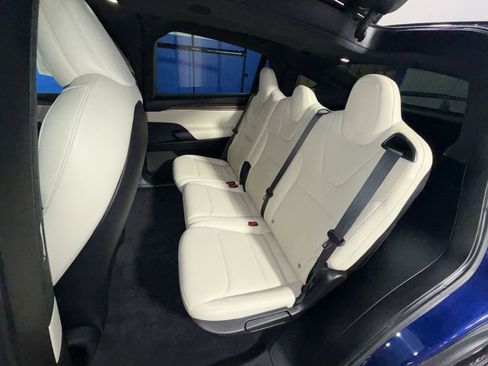 Used 2023 Tesla Model X AWD/4WD image 31