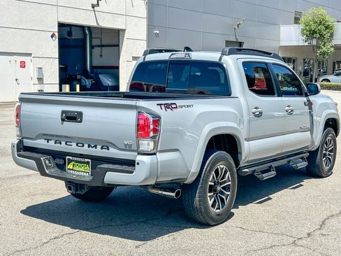 Used 2020 Toyota Tacoma TRD Sport w/ Technology Package RWD image 6