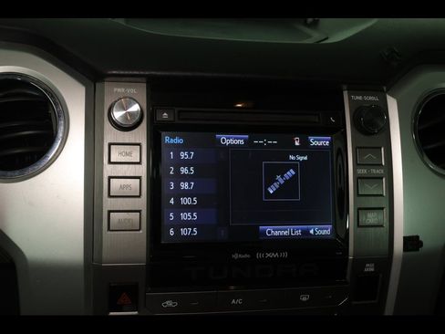 Used 2018 Toyota Tundra SR5 image 24