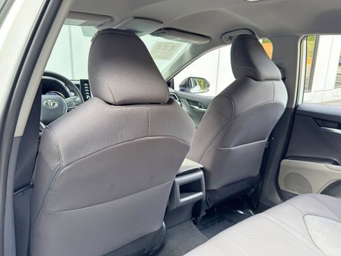 Used 2022 Toyota Camry LE FWD image 29