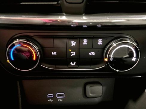 Used 2025 Buick Encore GX Preferred image 32