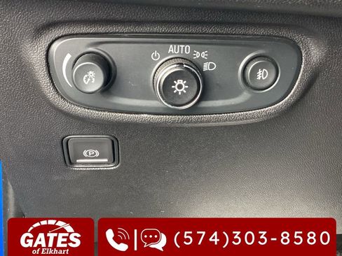 Used 2024 GMC Terrain SLT AWD/4WD image 29