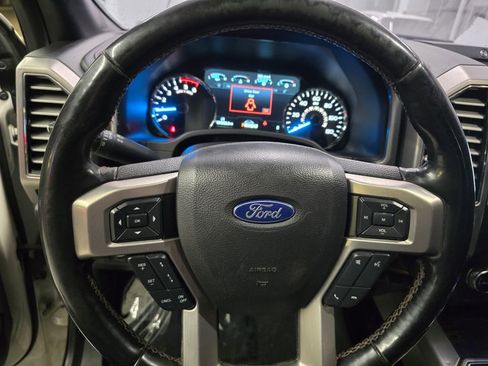 Used 2018 Ford F150 Platinum w/ FX4 Off-Road Package image 22