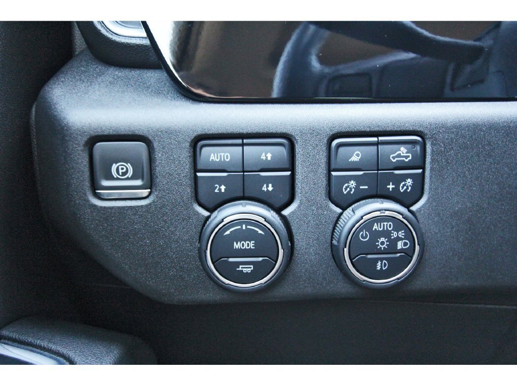 Used 2024 Chevrolet Silverado 2500 LTZ w/ LTZ Plus Package AWD/4WD image 22
