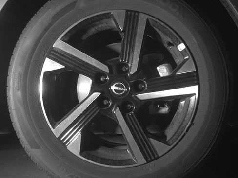 Used 2025 Nissan Sentra SV FWD image 13
