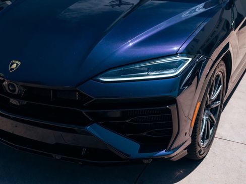 Used 2025 Lamborghini Urus SE AWD/4WD image 19
