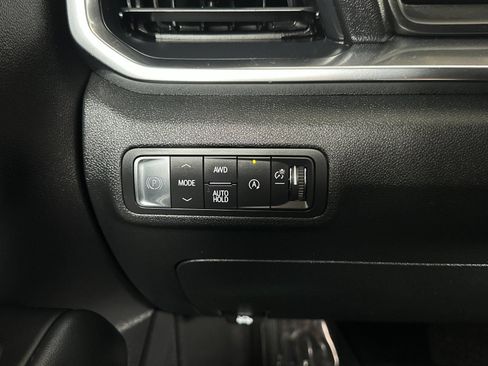 Used 2025 GMC Terrain Elevation AWD/4WD image 27