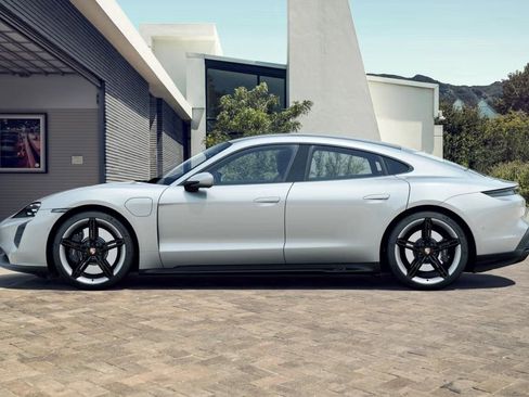 Certified 2024 Porsche Taycan GTS image 2