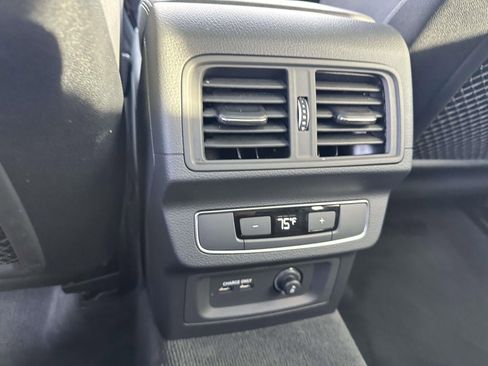 Used 2025 Audi Q5 2.0T Premium image 9