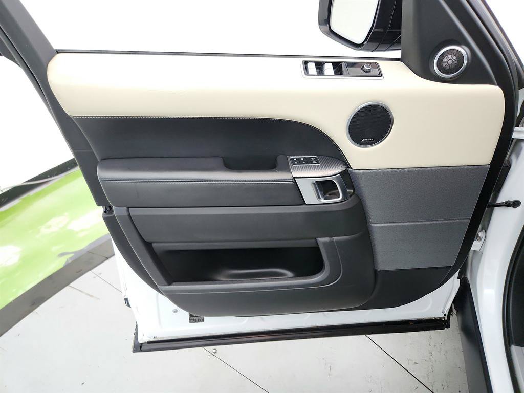 Used 2021 Land Rover Range Rover Sport HST AWD/4WD image 24