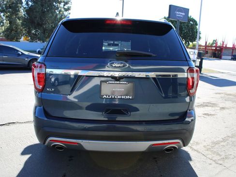 Used 2017 Ford Explorer XLT w/ Equipment Group 201A image 9
