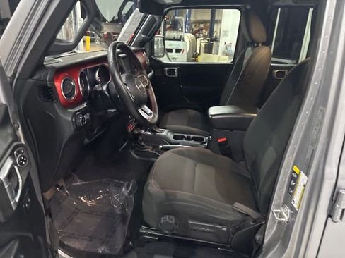 Used 2020 Jeep Gladiator Rubicon image 12