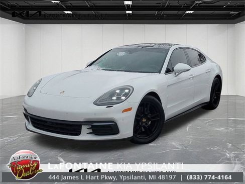 Used 2018 Porsche Panamera 4 image 1