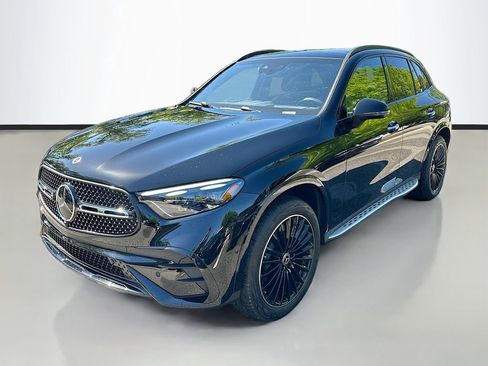 Used 2025 Mercedes-Benz GLC 300 image 1