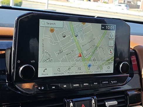 Certified 2023 Nissan Pathfinder Platinum w/ Black Appearance Package image 19