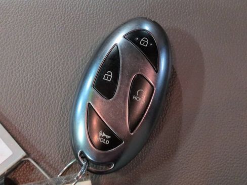 Used 2025 Hyundai Elantra Sport FWD image 25