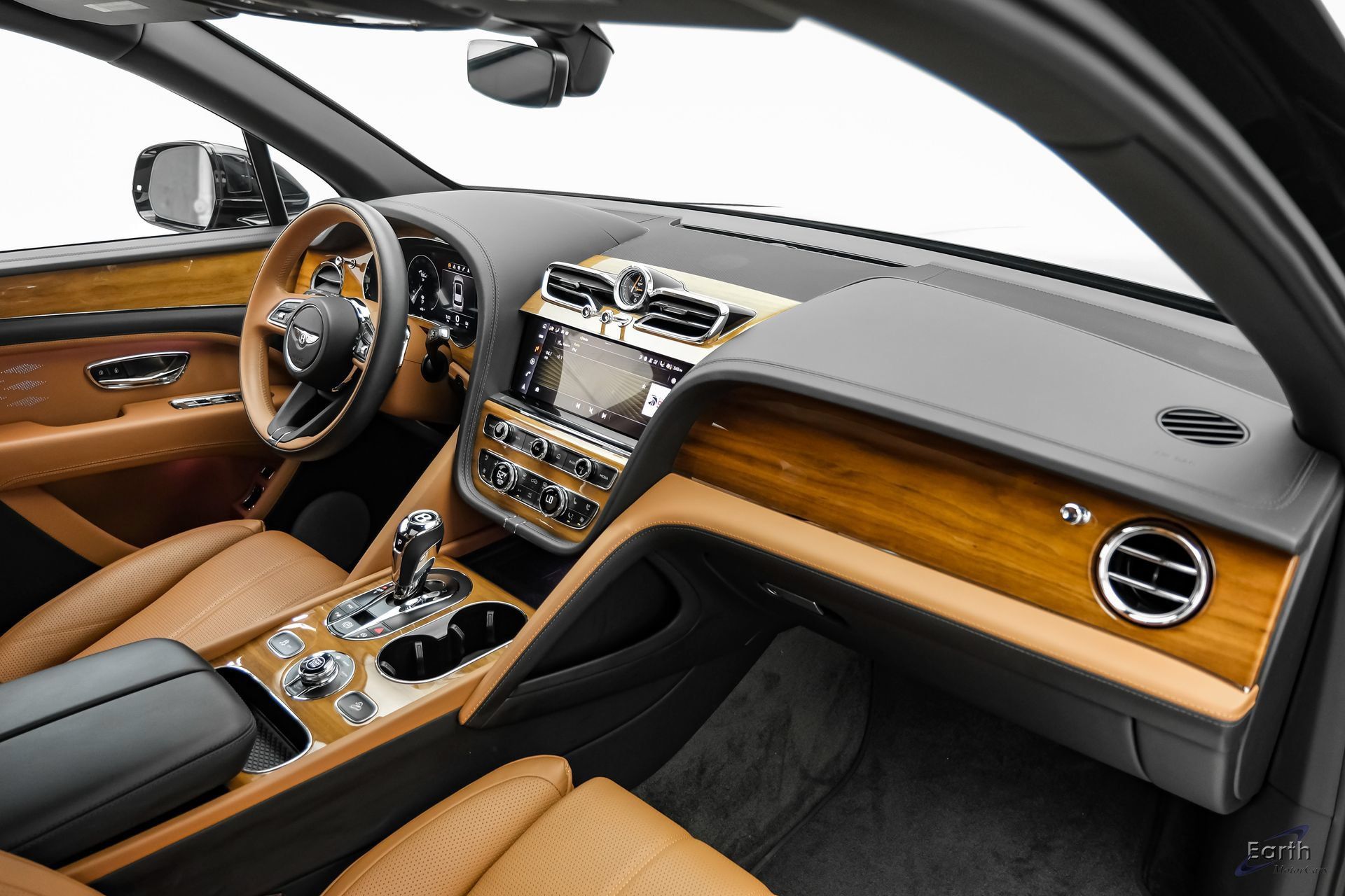 Used 2023 Bentley Bentayga Extended Wheelbase AWD/4WD image 40
