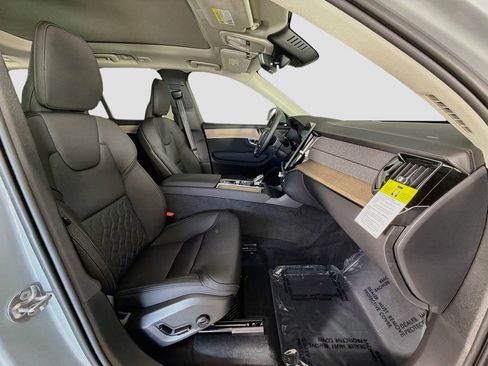 New 2026 Volvo XC90 T8 Plus w/ Protection Package Premier AWD/4WD image 31