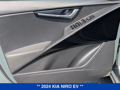 Used 2024 Kia Niro Wind w/ Wind Preserve Package FWD image 11