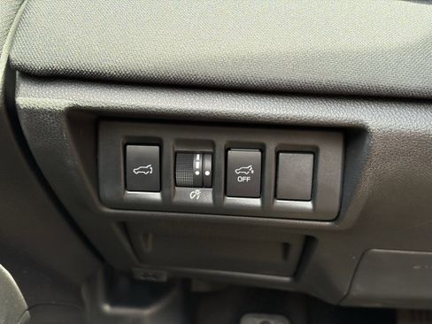Used 2025 Subaru Outback Premium image 16