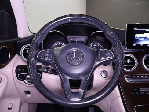 Used 2019 Mercedes-Benz GLC 300 image 17