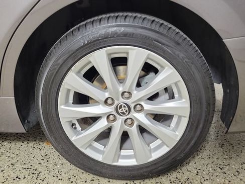 Used 2020 Toyota Camry LE FWD image 8