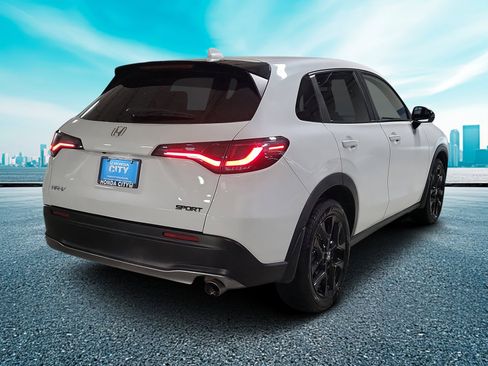 Used 2023 Honda HR-V Sport image 5