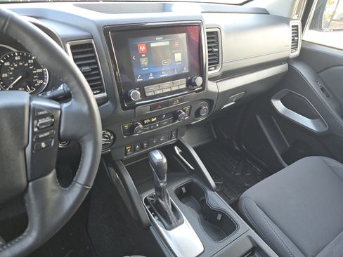 Used 2023 Nissan Frontier SV w/ SV Convenience Package image 23