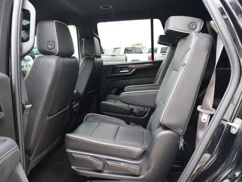 Used 2025 GMC Yukon Elevation AWD/4WD image 19