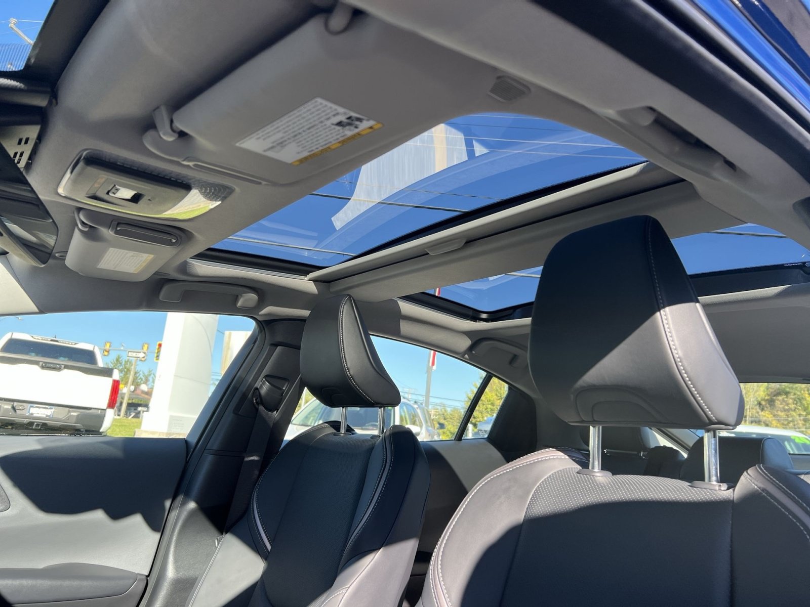 Used 2025 Toyota Prius XLE AWD/4WD image 23