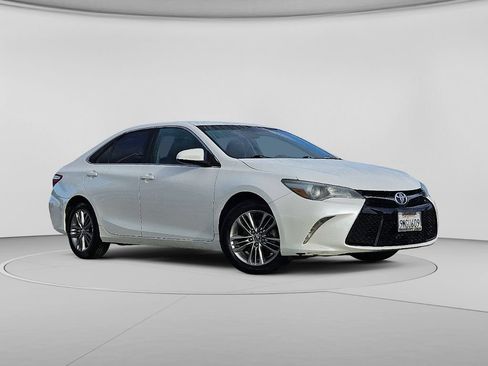 Used 2016 Toyota Camry SE FWD image 3