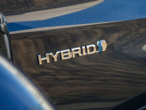 Used 2017 Toyota Camry XLE image 30