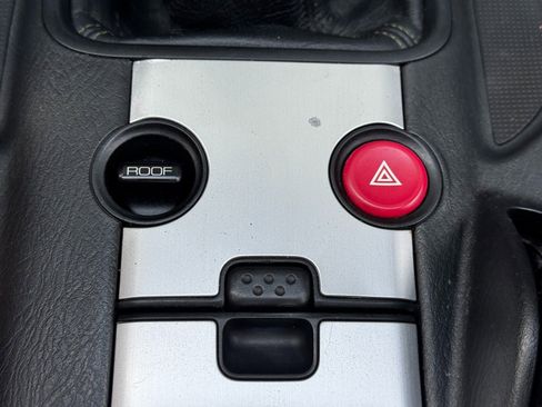 Used 2004 Honda S2000 image 25